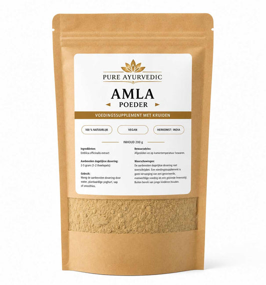 Amla poeder. Ayurvedisch supplement (gemaakt van de Indiase kruisbes) dat bekend staat als een krachtig, vitamine C-rijke superfood die de weerstand verhoogt, haargroei stimuleert en de huid verbetert.